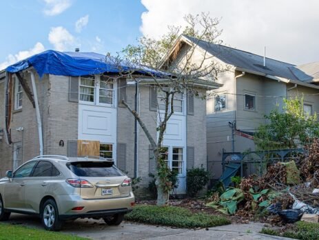 How to Choose the Right Roofing Contractor After a Hurricane